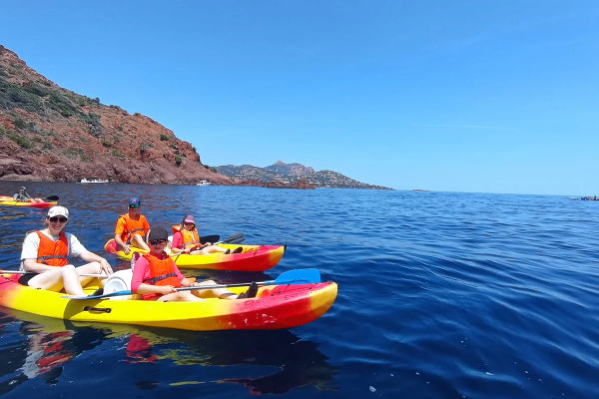 Excursion encadrée en Kayak ou en paddle- Estérel - Bonjour Fun