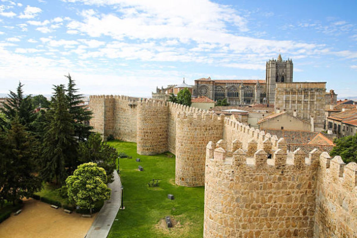 Exclusive Trip to Ávila - Bonjour Fun