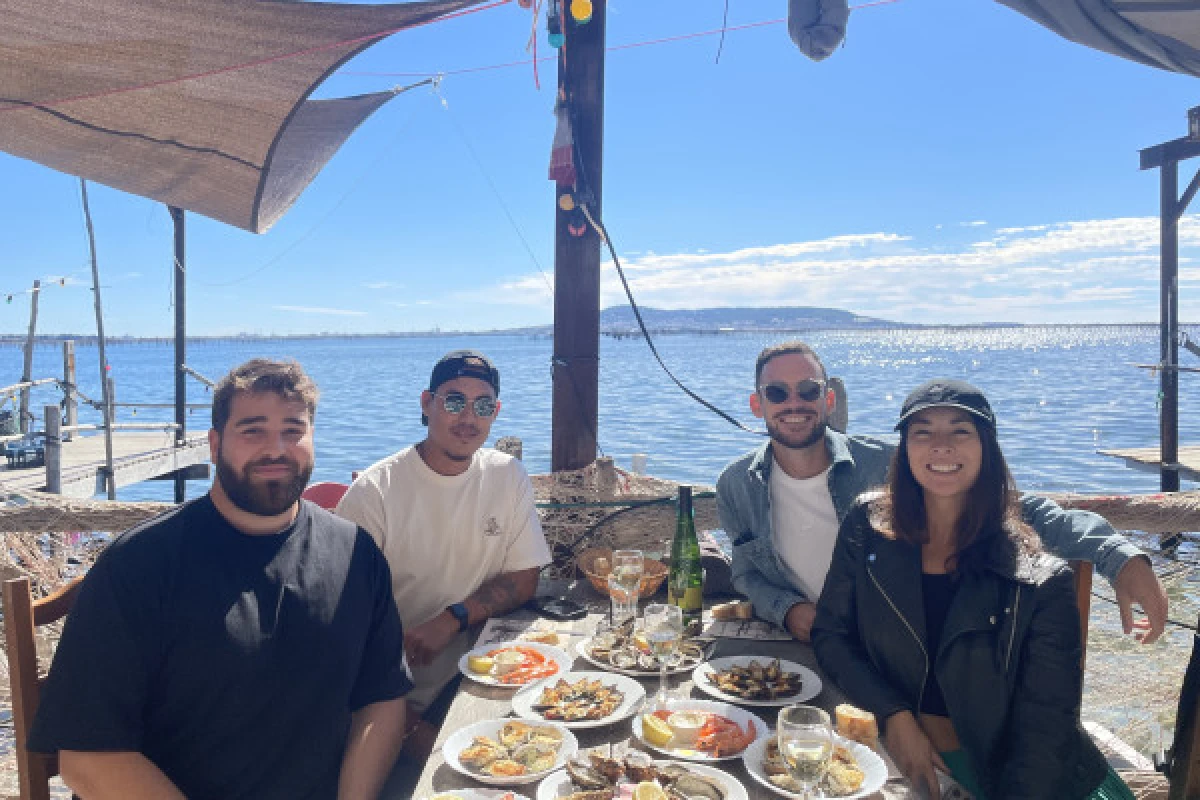 Excursion Picpoul de Pinet - Journée Visite de Sète, Huîtres et Vin - Bonjour Fun