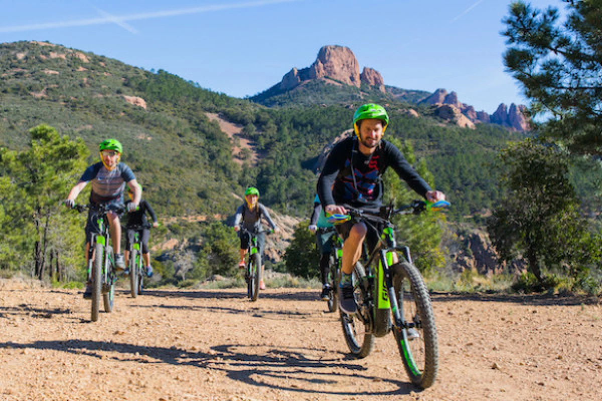 Excursion VTT électrique dans l'Estérel & dégustation de produits du terroir en forêt - Bonjour Fun