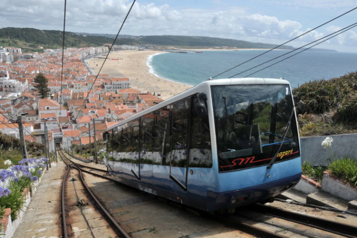 Full Day Guided Tour to Fátima, Nazaré & Óbidos - Bonjour Fun