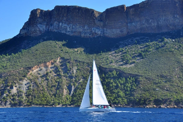 Privatisation voilier journée avec skipper - Bonjour Fun