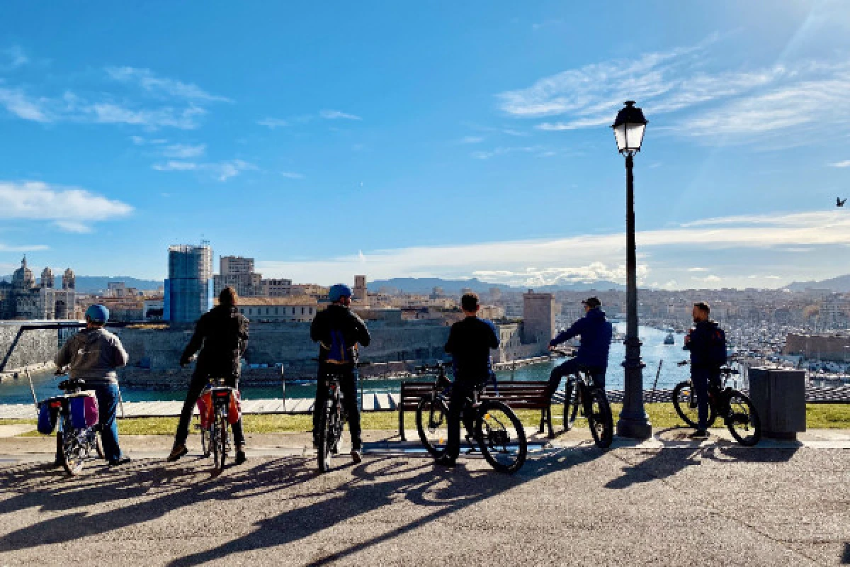 Grand tour de Marseille avec pick up - Bonjour Fun