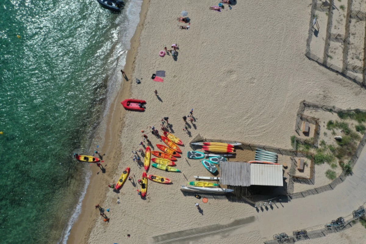 Guided kayak tour - SUNSET on the beach of Pampelonne - Bonjour Fun