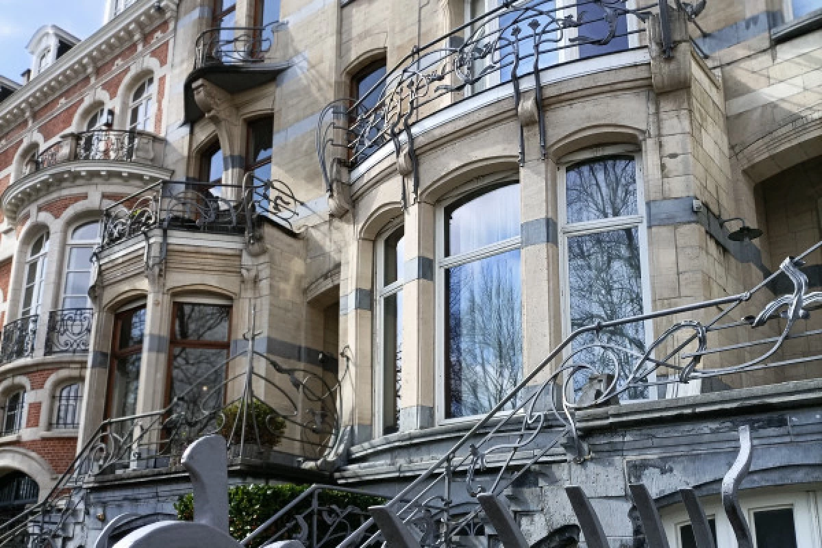 Guided tour : Art Nouveau, from the Spring to the Ponds - Bonjour Fun