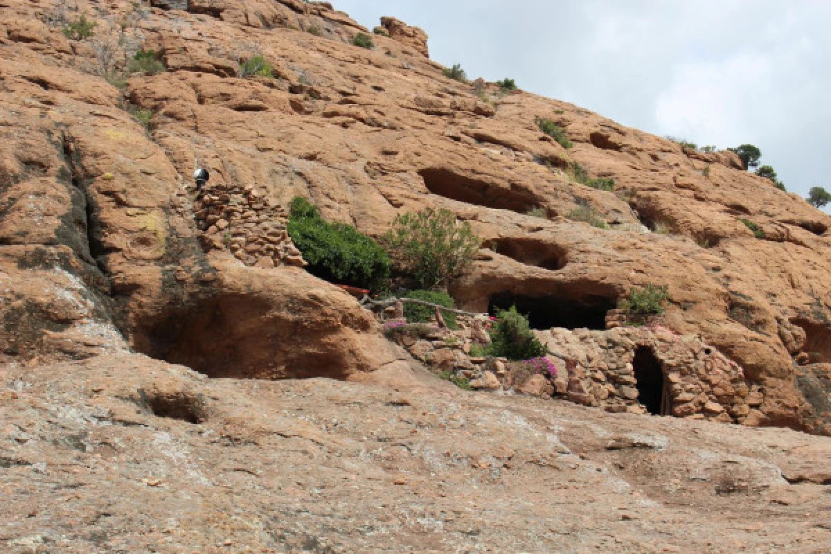 Hike to the 3 Crosses of Roquebrune Rock - Bonjour Fun