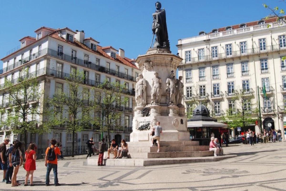 Historic Lisbon Tuk Tuk Tour - Bonjour Fun