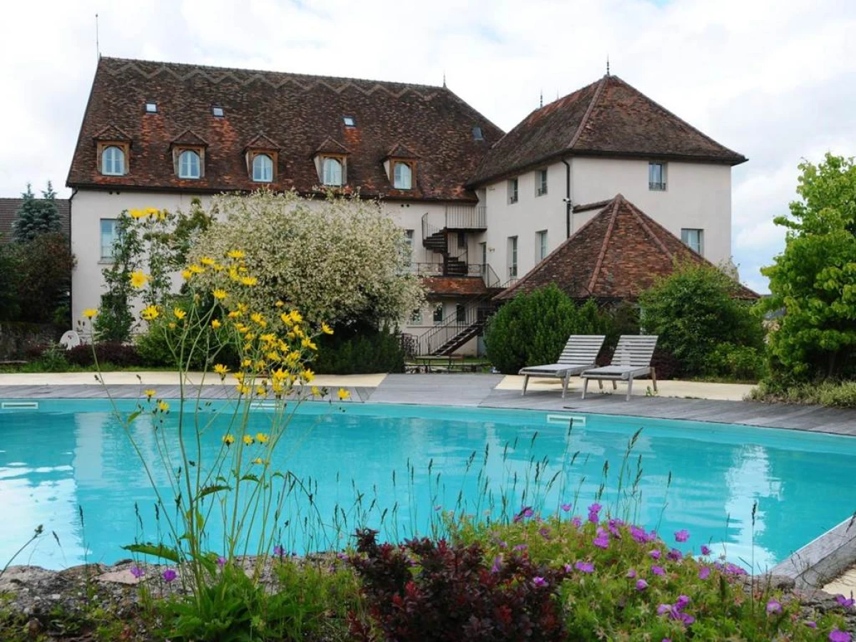 Hostellerie de la Tour d'Auxois - Bonjour Fun