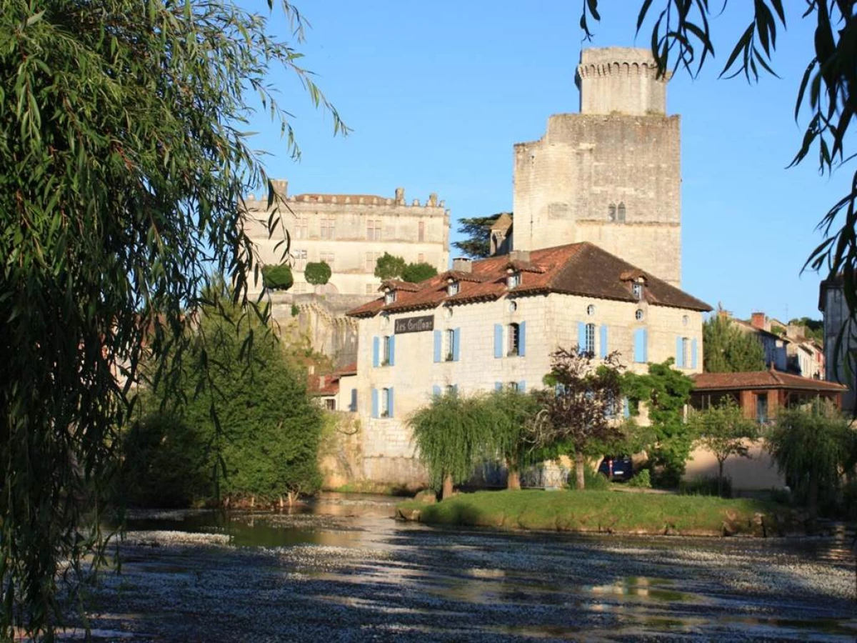 Hostellerie Les Griffons - Bonjour Fun