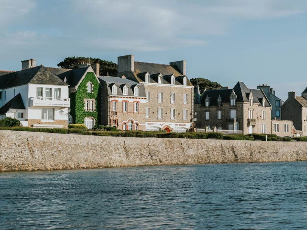 Hôtel Aux Tamaris - Vue Mer - Bonjour Fun