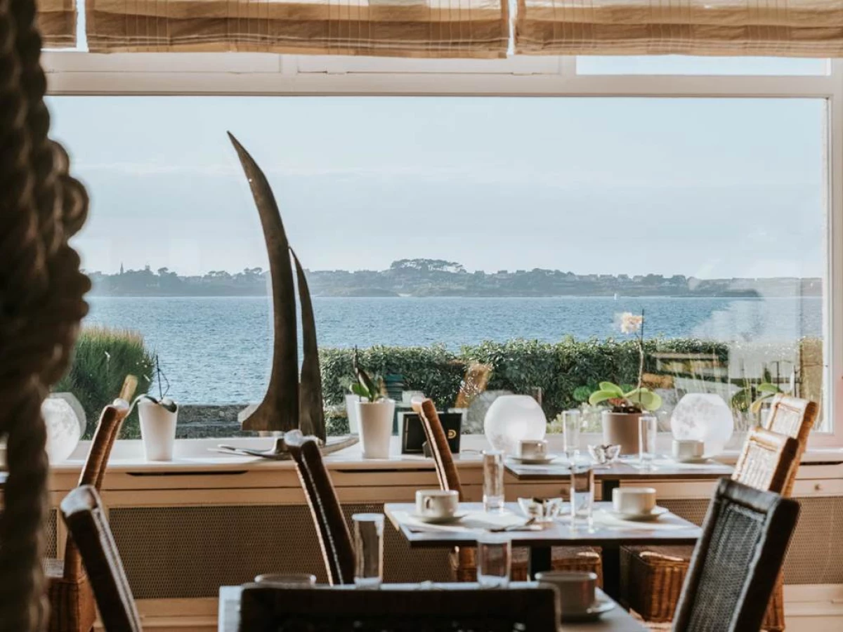 Hôtel Aux Tamaris - Vue Mer - Bonjour Fun