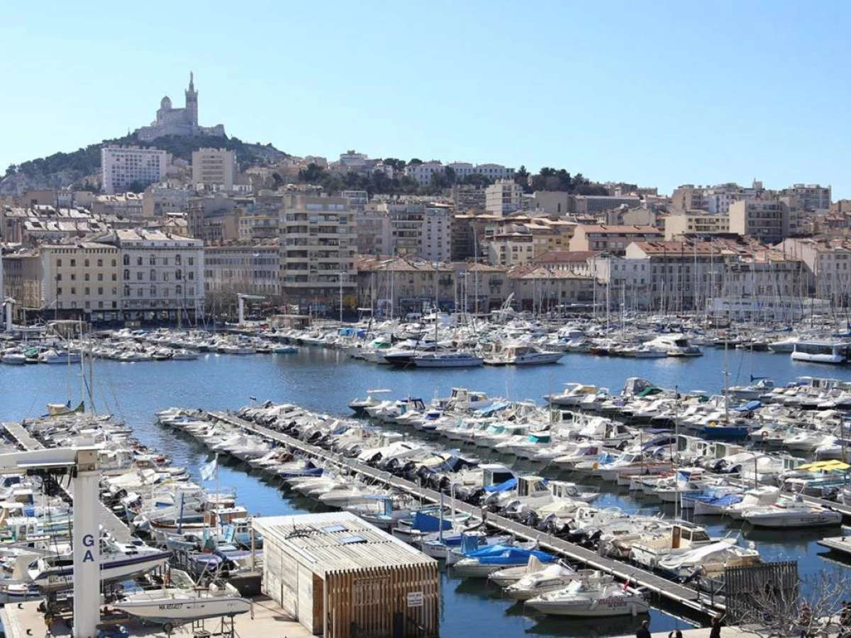 Hotel Belle-Vue Vieux-Port - Bonjour Fun