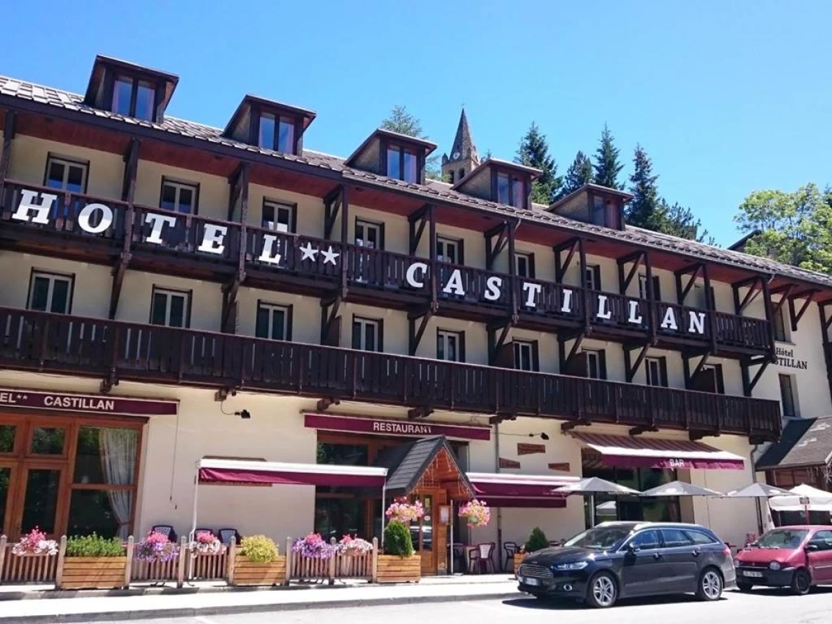 Hotel Castillan - Bonjour Fun