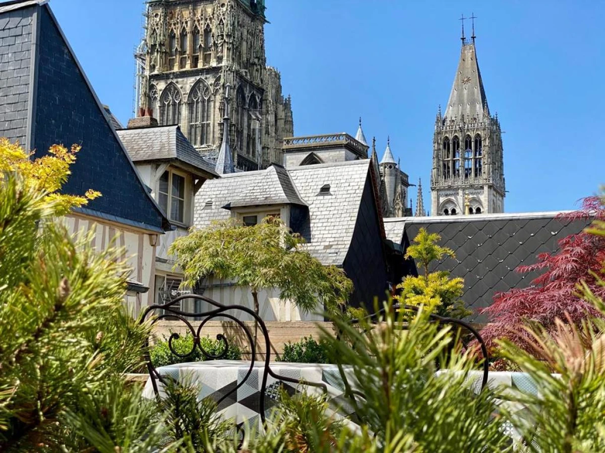 Hôtel De La Cathédrale - Bonjour Fun