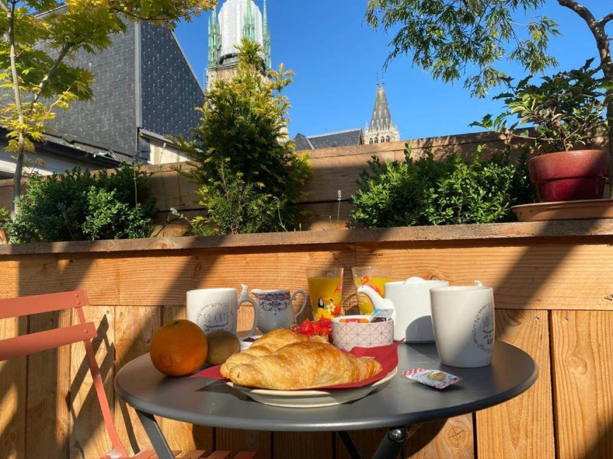 Hôtel De La Cathédrale - Bonjour Fun