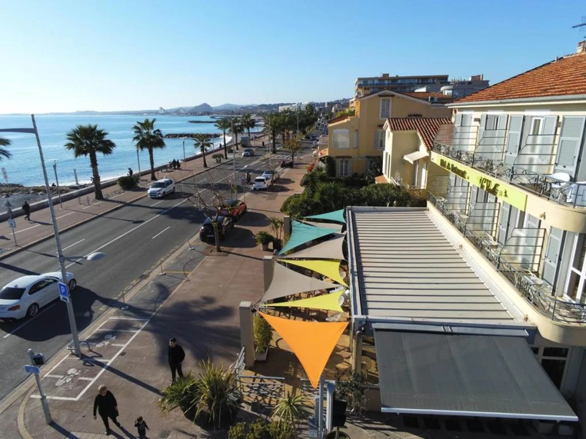 Hôtel du Bord de Mer "Le Vanillé" - Bonjour Fun