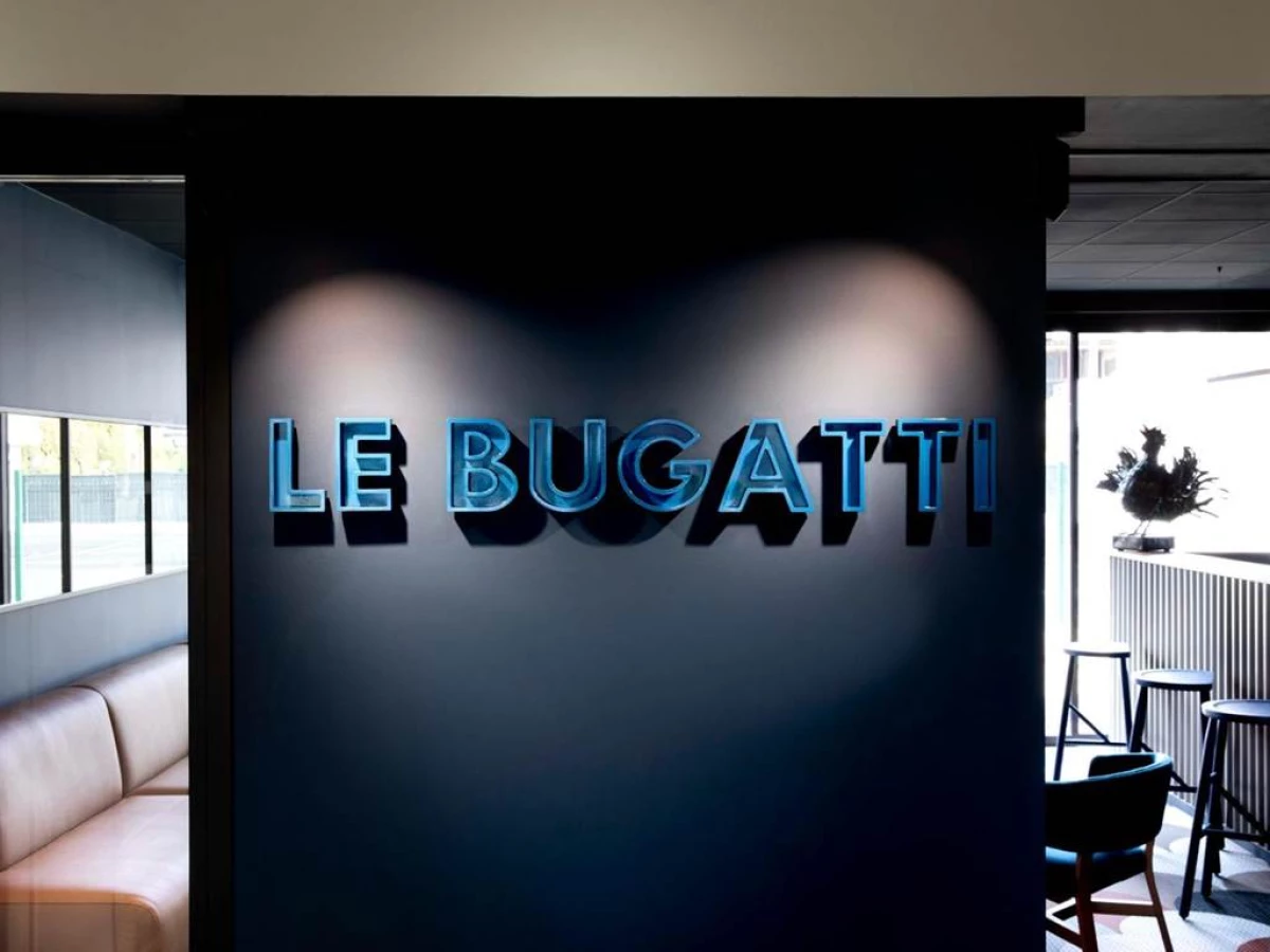 Hotel Le Bugatti - Bonjour Fun