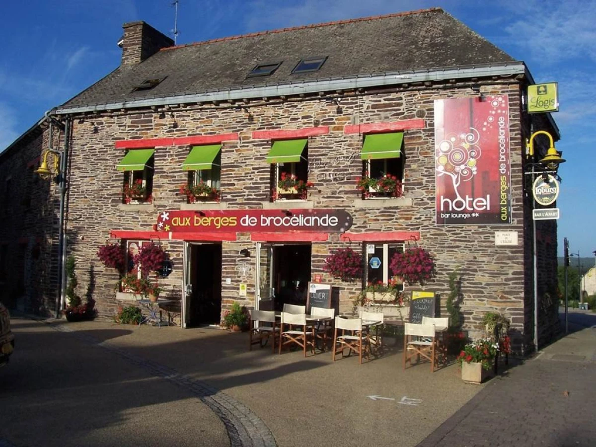 Hotel O2B Aux Berges de Brocéliande - Bonjour Fun