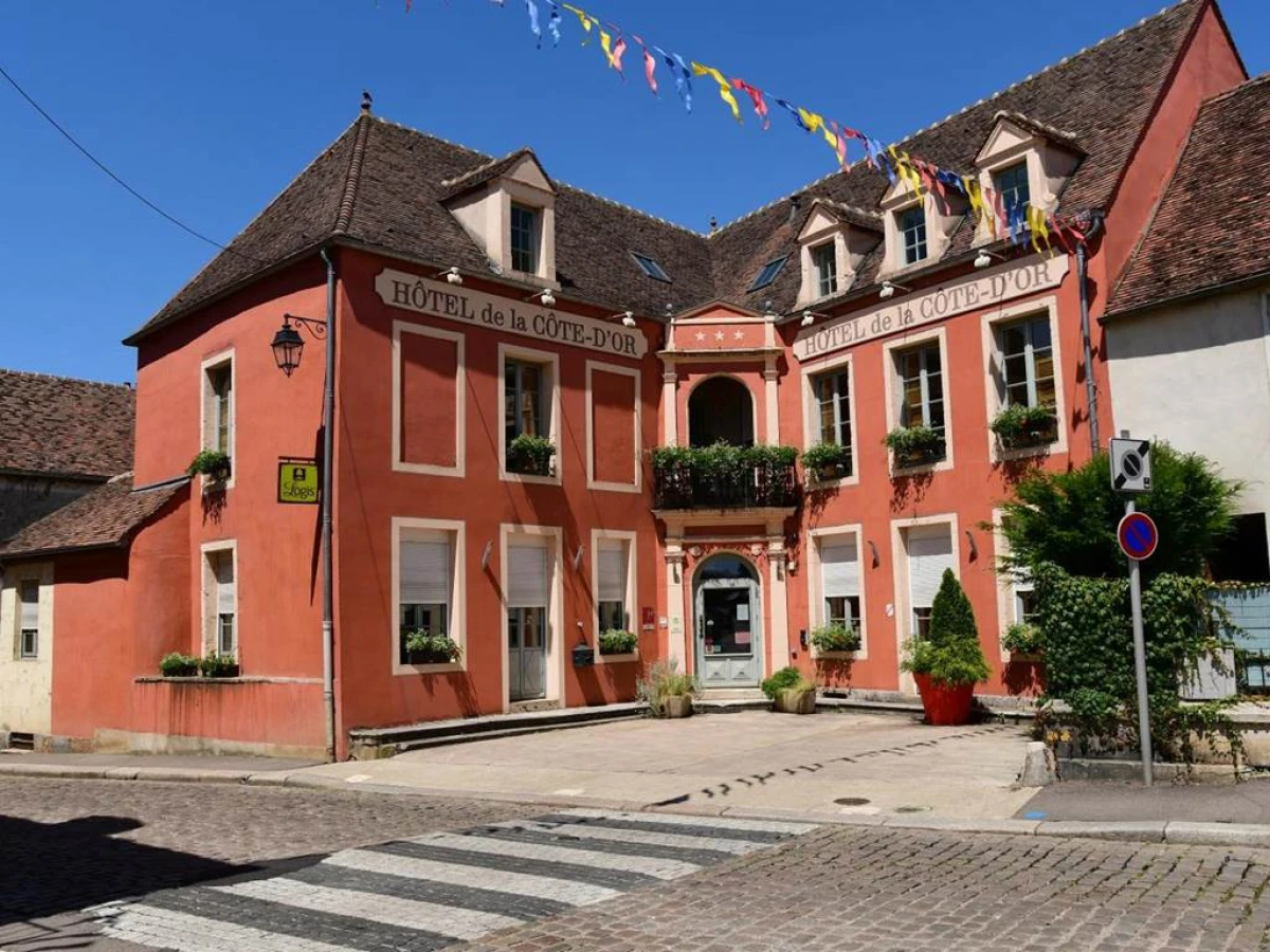 Hotel Relais De La Cote D'or - Bonjour Fun