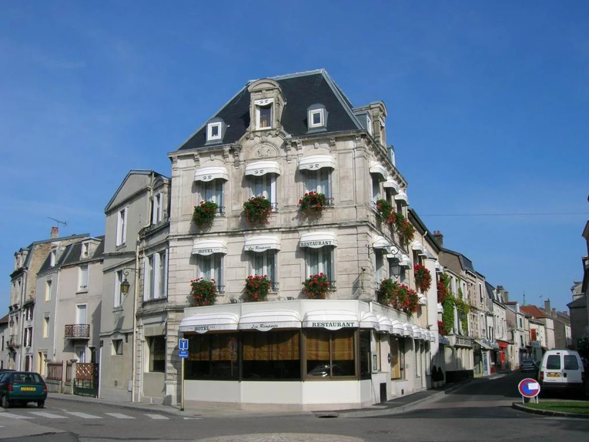 Hôtel Restaurant Des Remparts - Bonjour Fun