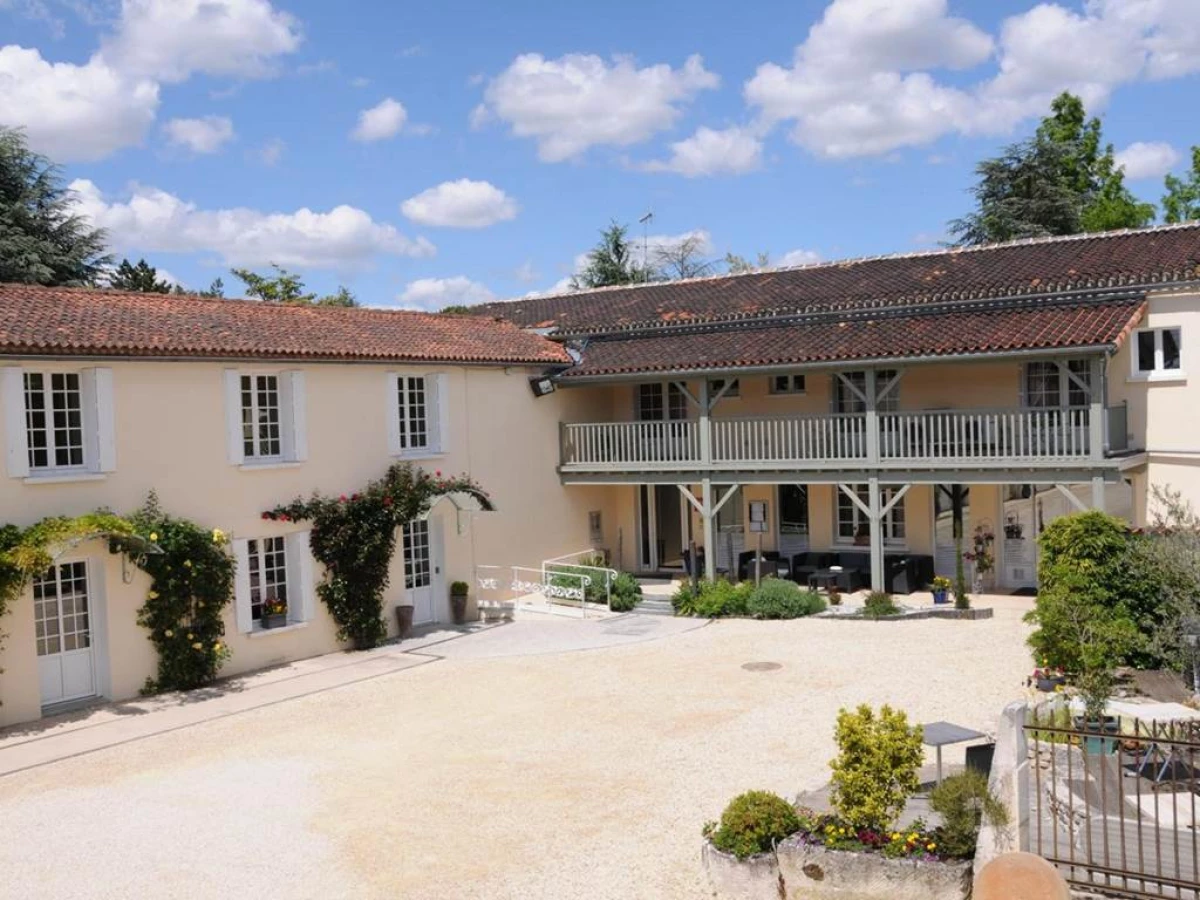 Hôtel Restaurant L'Essille Logishotel Elégance - Bonjour Fun