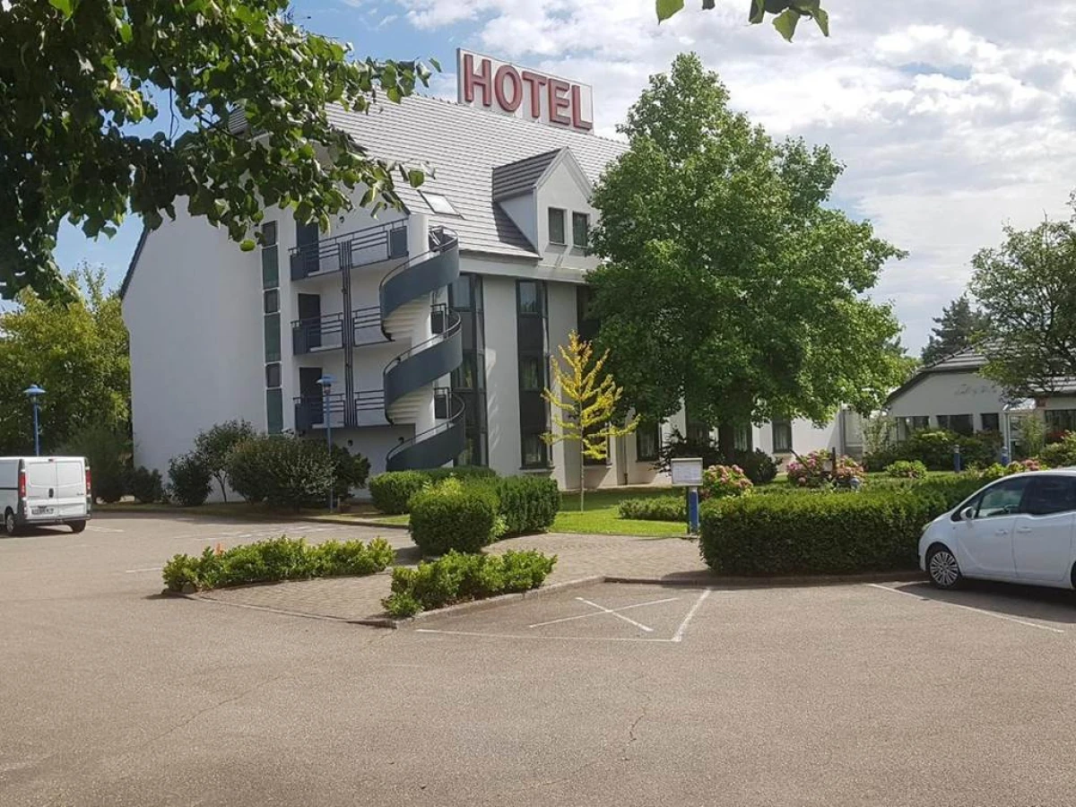 Hotel Restaurant La Tour Romaine - Haguenau - Stra - Bonjour Fun