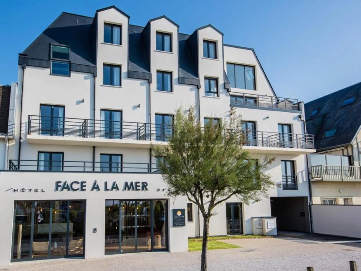 Hôtel & Spa FACE À LA MER - Bonjour Fun