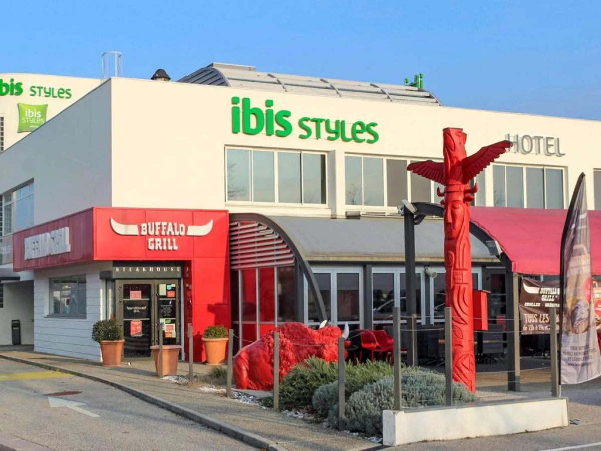 Ibis Styles Crolles Grenoble A41 - Bonjour Fun