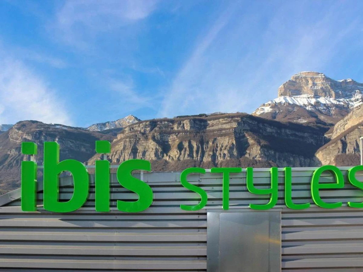 Ibis Styles Crolles Grenoble A41 - Bonjour Fun