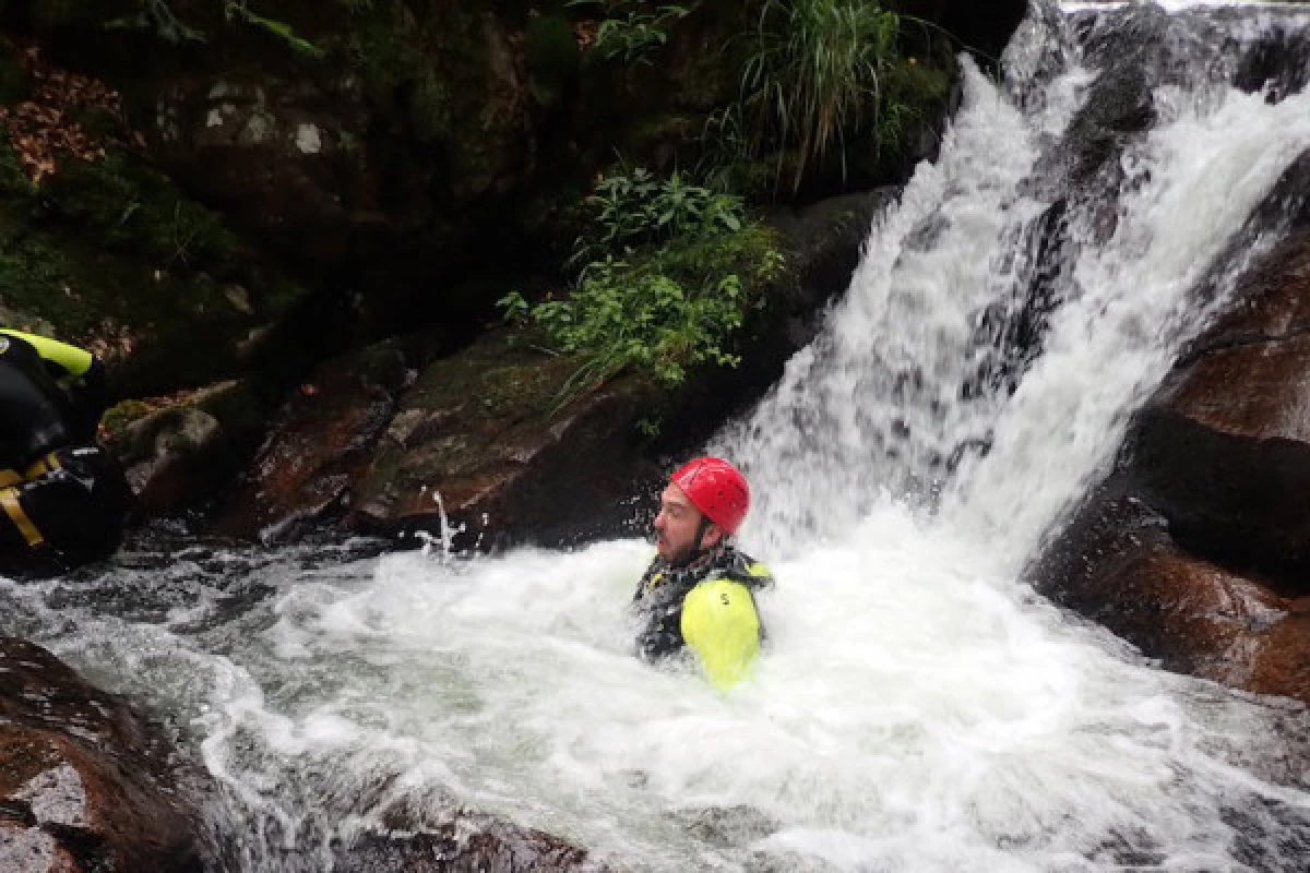 Initiation canyoning demi journée - Bonjour Fun