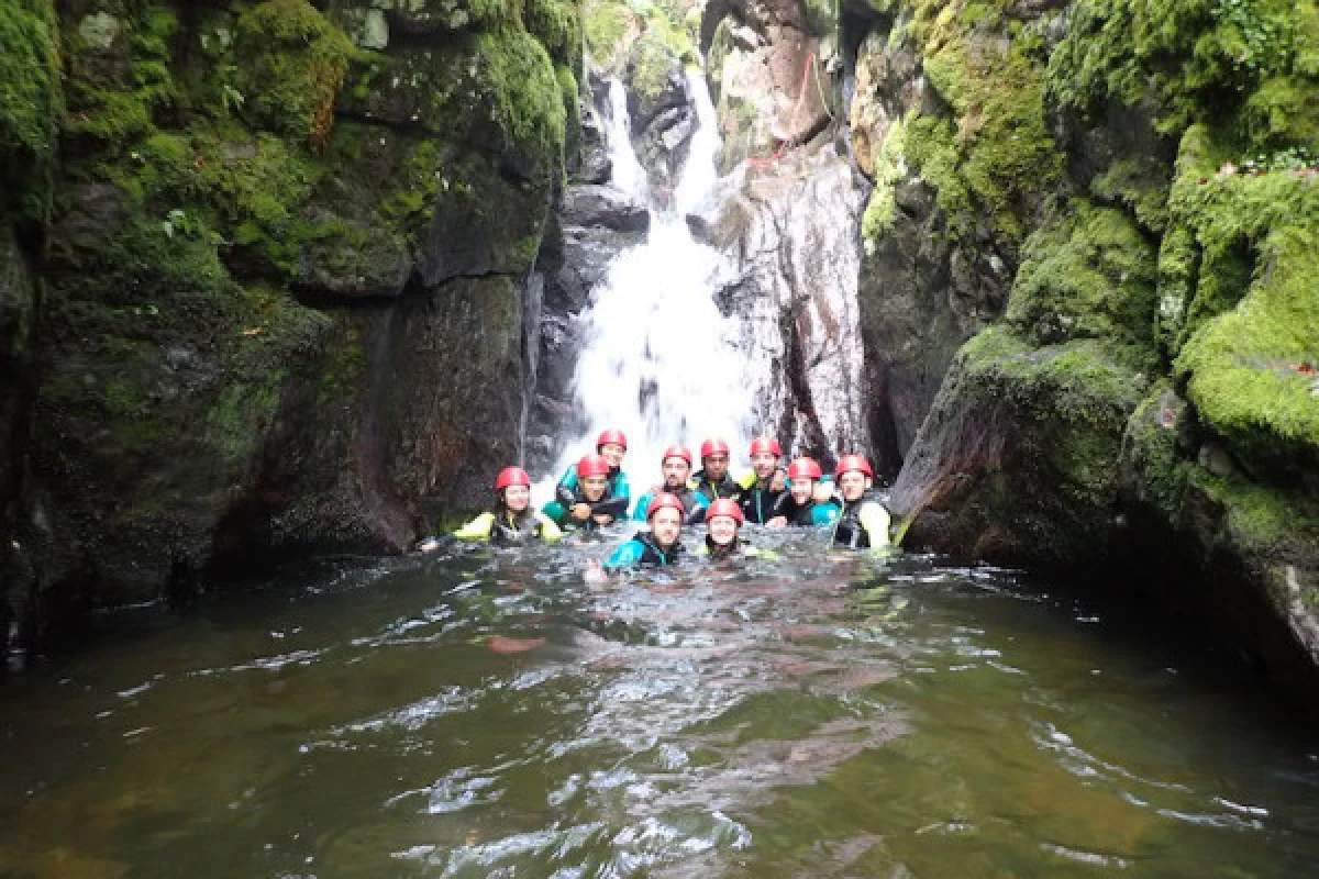 Initiation canyoning demi journée - Bonjour Fun