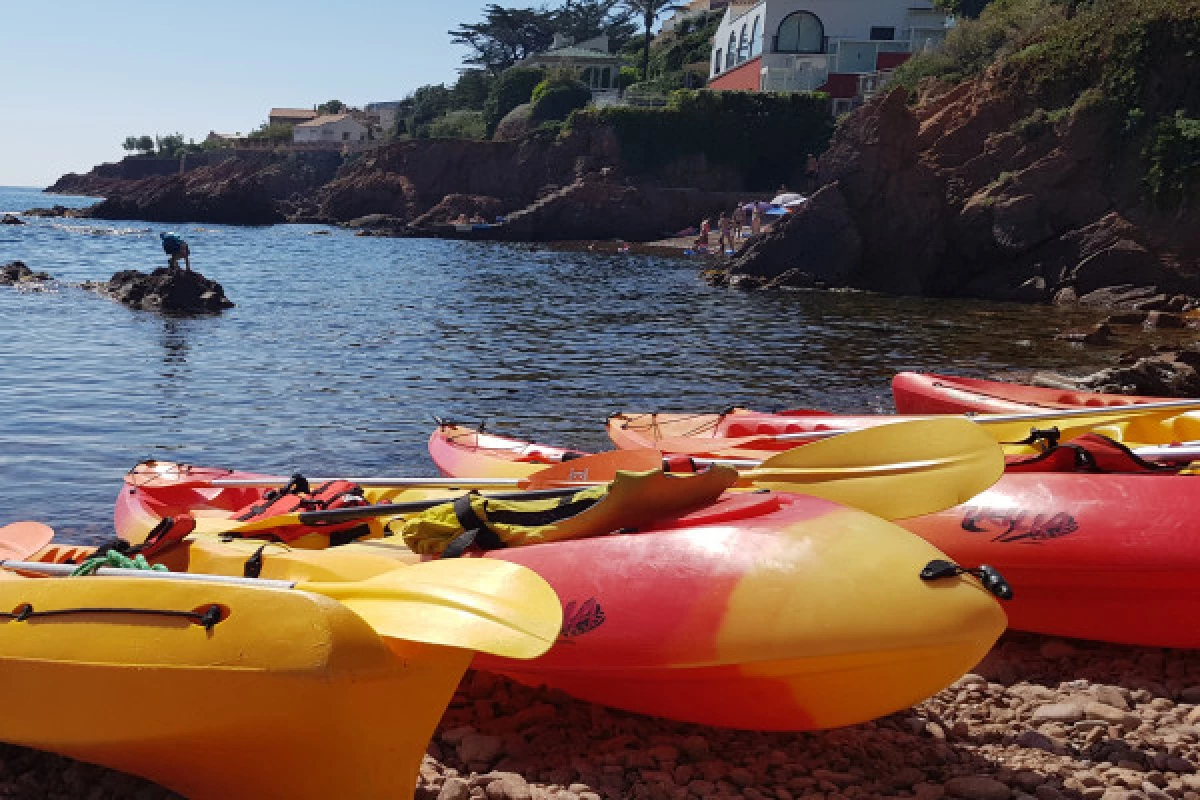 Jeu d'aventure en kayak à Agay - Bonjour Fun