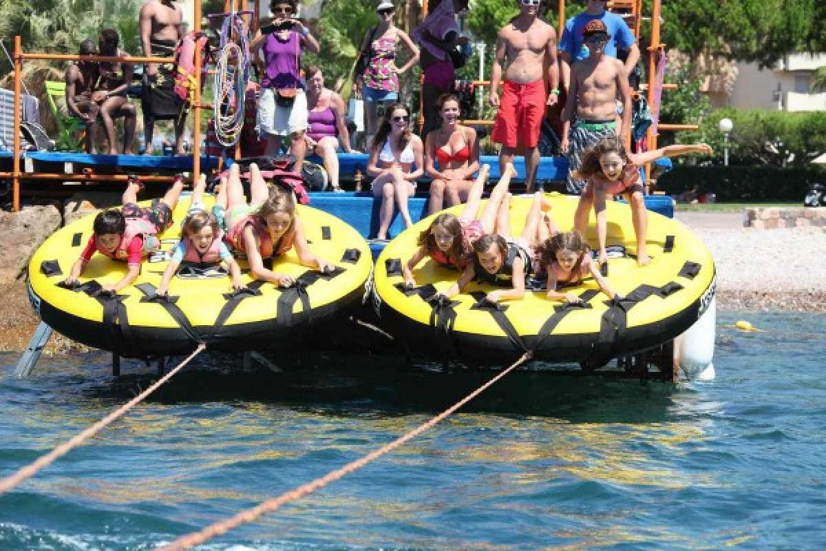 Jeux nautiques (Bouées, banane) - Saint Raphaël - Bonjour Fun