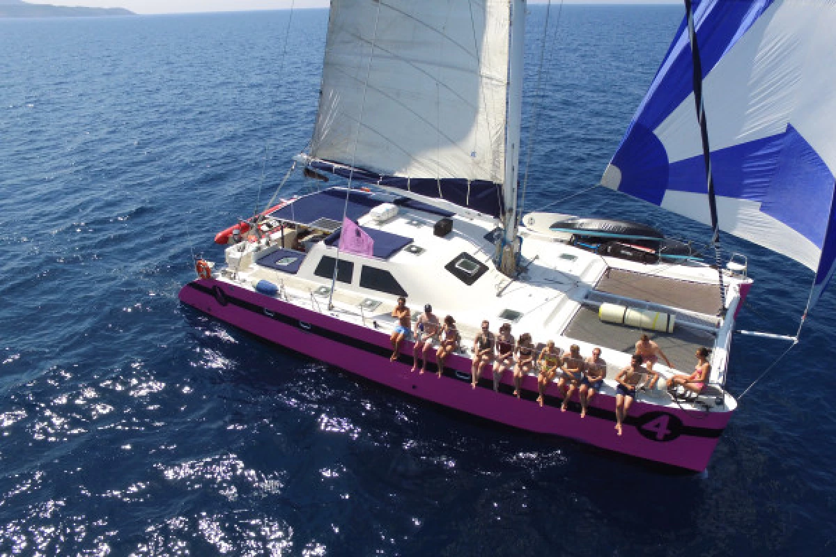 Journée en catamaran à Cap Taillat Départ Cavalaire - Bonjour Fun