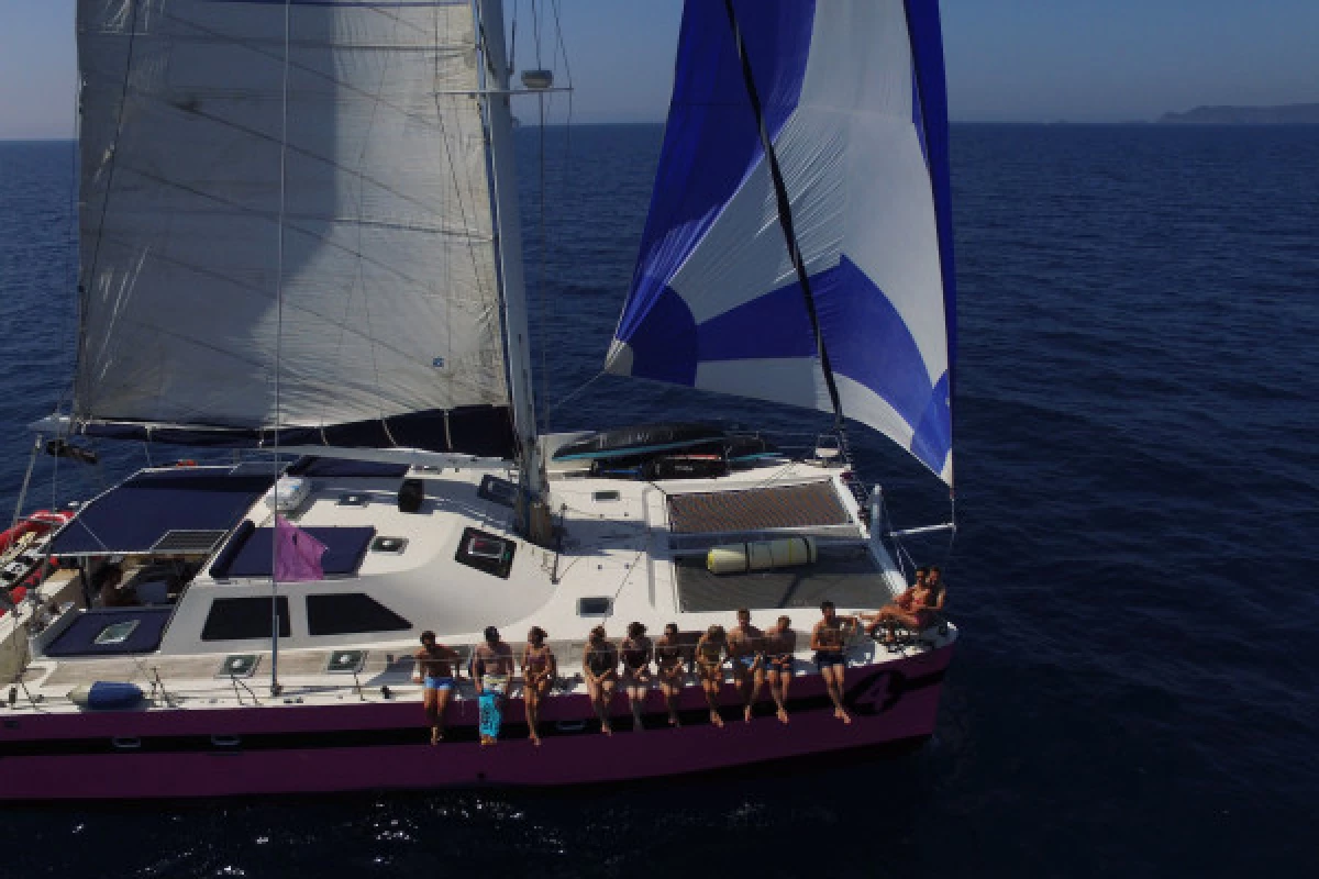 Journée en catamaran à Cap Taillat Départ Le Lavandou - Bonjour Fun