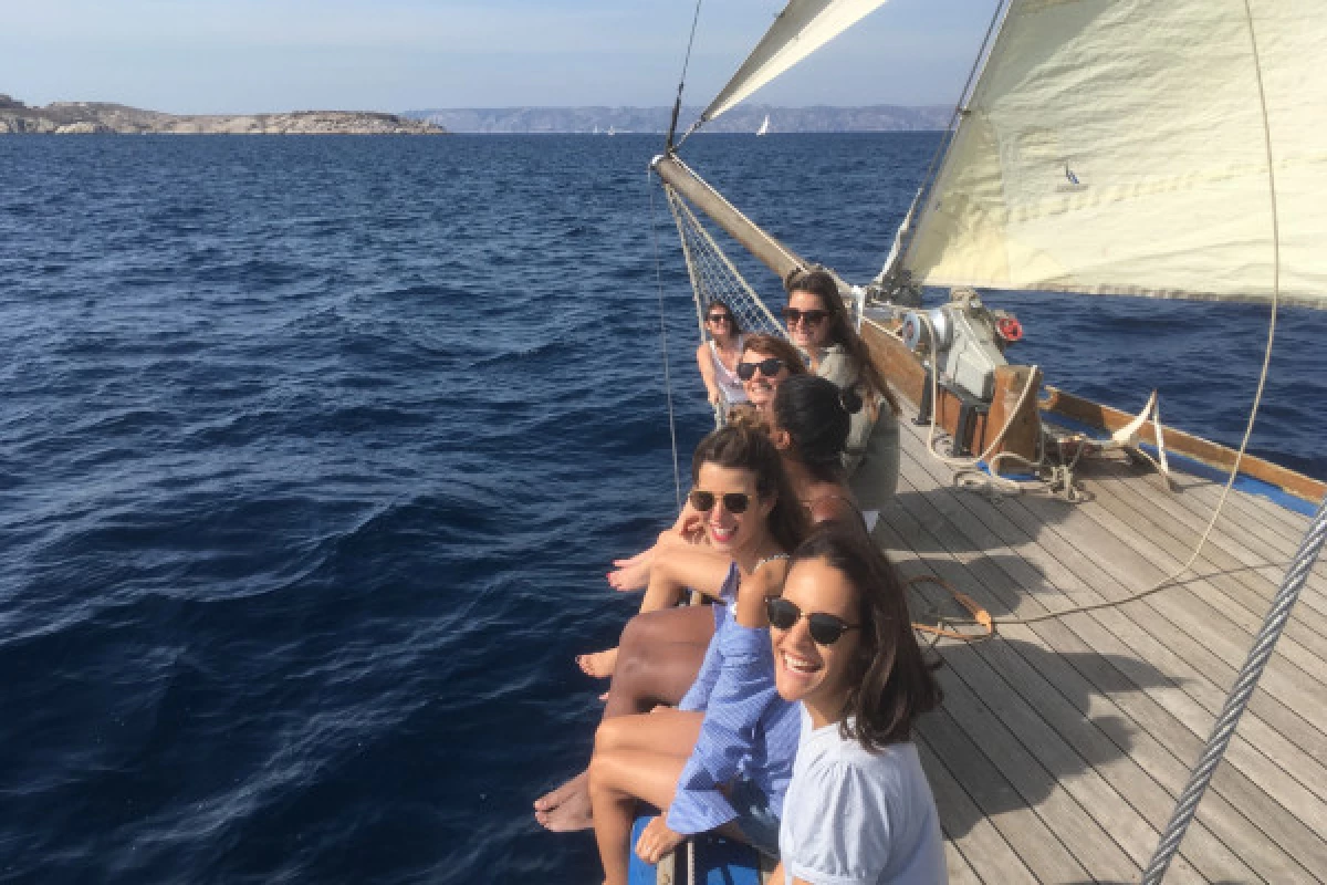 Journée Excursion à la Voile - Bonjour Fun