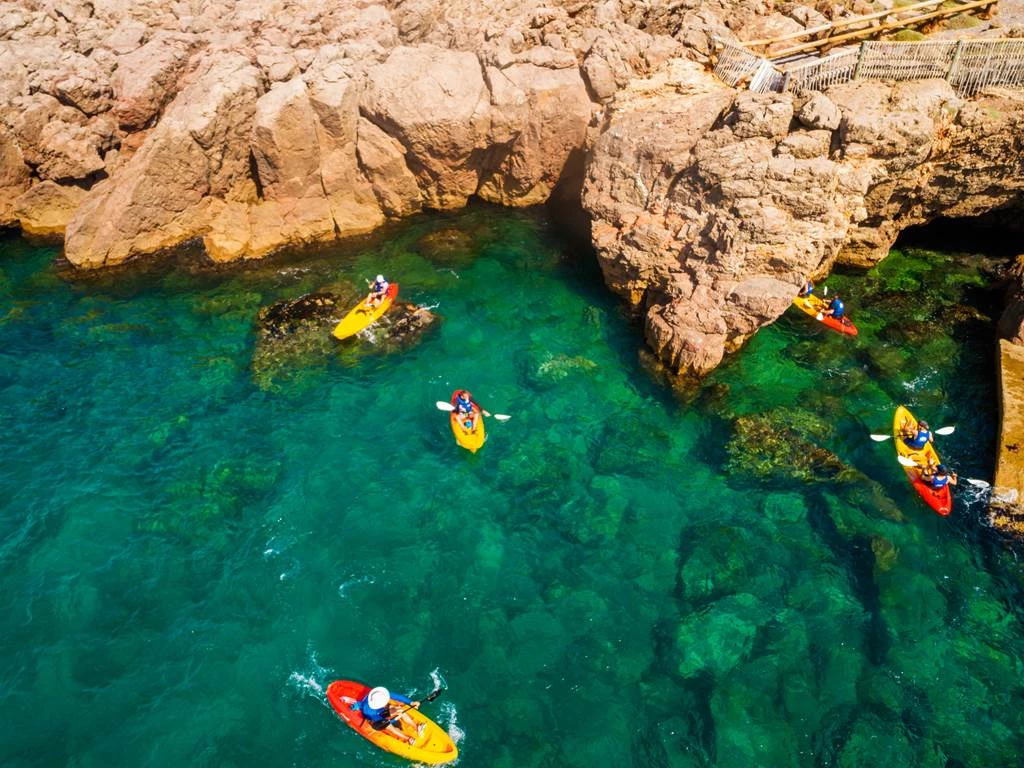 Balade en kayak de mer accompagnée d'un moniteur ! - Bonjour Fun