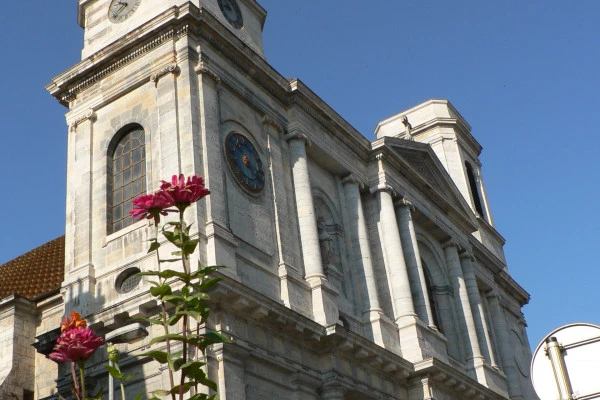 L’ÉGLISE SAINTE-MADELEINE ET SON TRÉSOR - Bonjour Fun