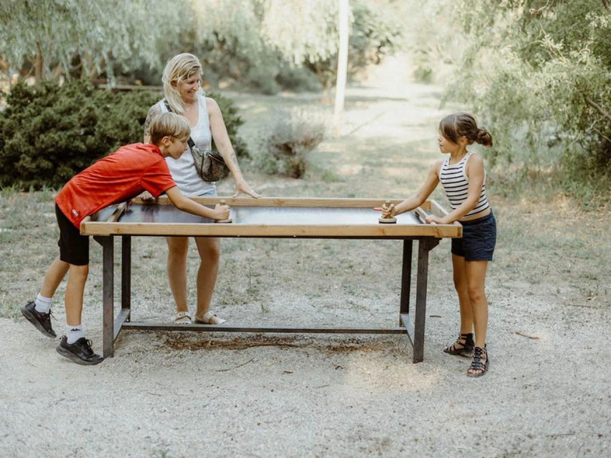 Labyrinthe, jeux géants et karts à pédales - Bonjour Fun