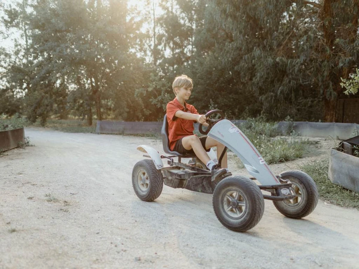 Labyrinthe, jeux géants et karts à pédales - Bonjour Fun