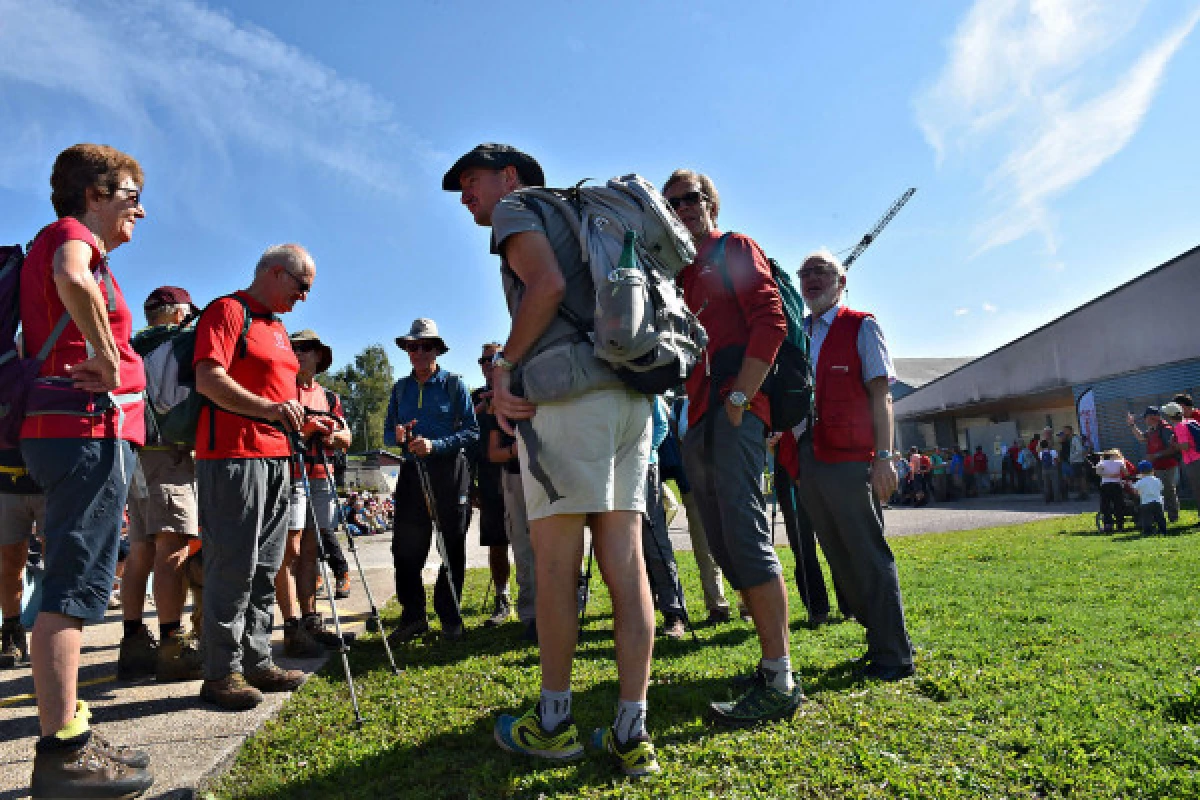 LE LONG DE LA VIA FRANCIGENA ITINERAIRE 3 : DE FOUCHERANS A PLAISIR FONTAINE - Bonjour Fun