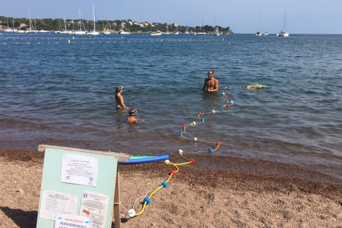 Leçon de natation - Club Mickey Les Loustics - Bonjour Fun