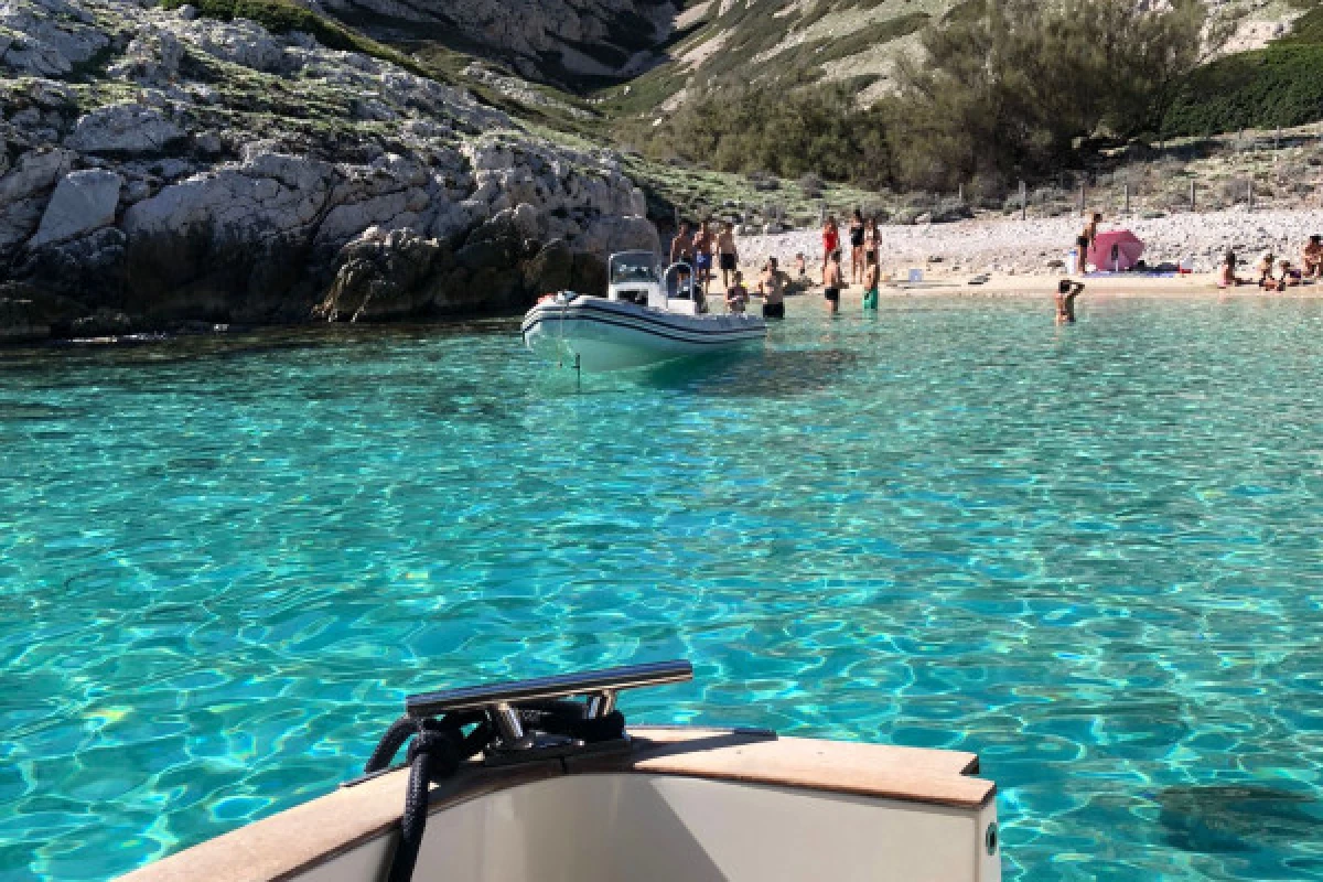 Les Calanques en demi-journée - Bonjour Fun