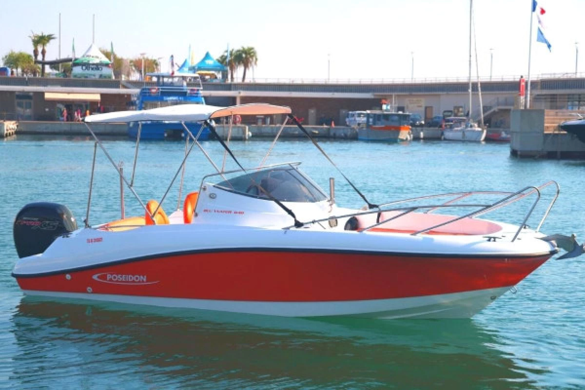 Location bateau avec permis à Saint Raphaël - 8 personnes - Bonjour Fun