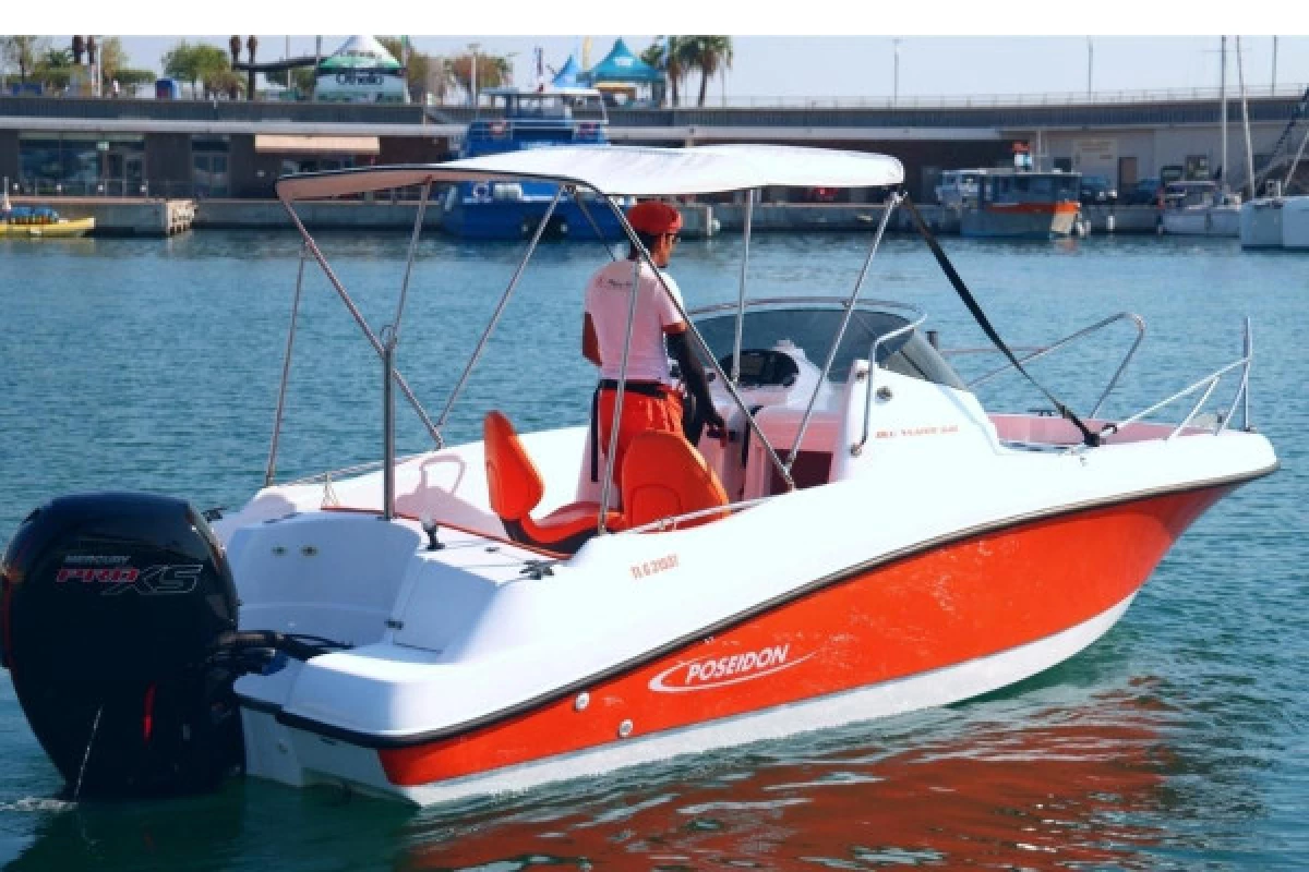 Location bateau avec permis à Saint Raphaël - 8 personnes - Bonjour Fun