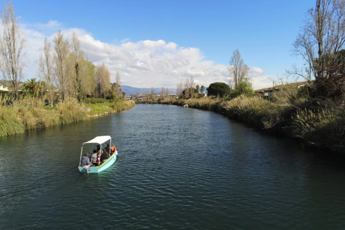 Location bateau sans permis sur la rivière de la Siagne - Bonjour Fun