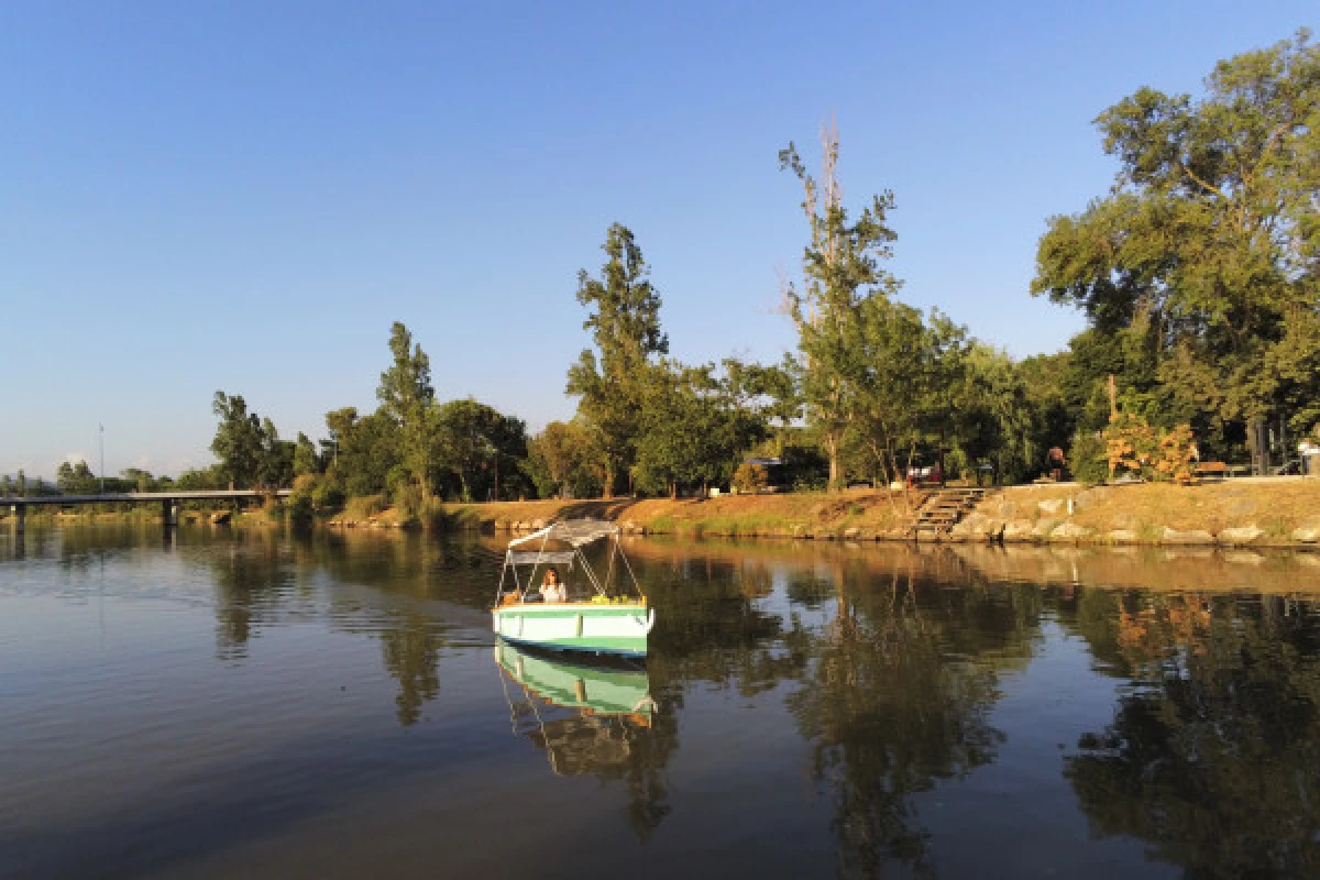 Location bateau sans permis sur la rivière de la Siagne - Bonjour Fun