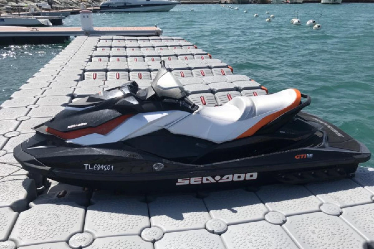 Location JET SKI SEADOO GTI 155 (3 personnes ) - Bonjour Fun