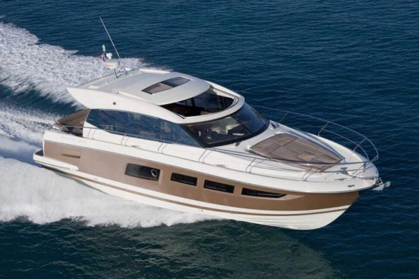 Location yacht Jeanneau prestige 500S  (10 personnes) - Bonjour Fun