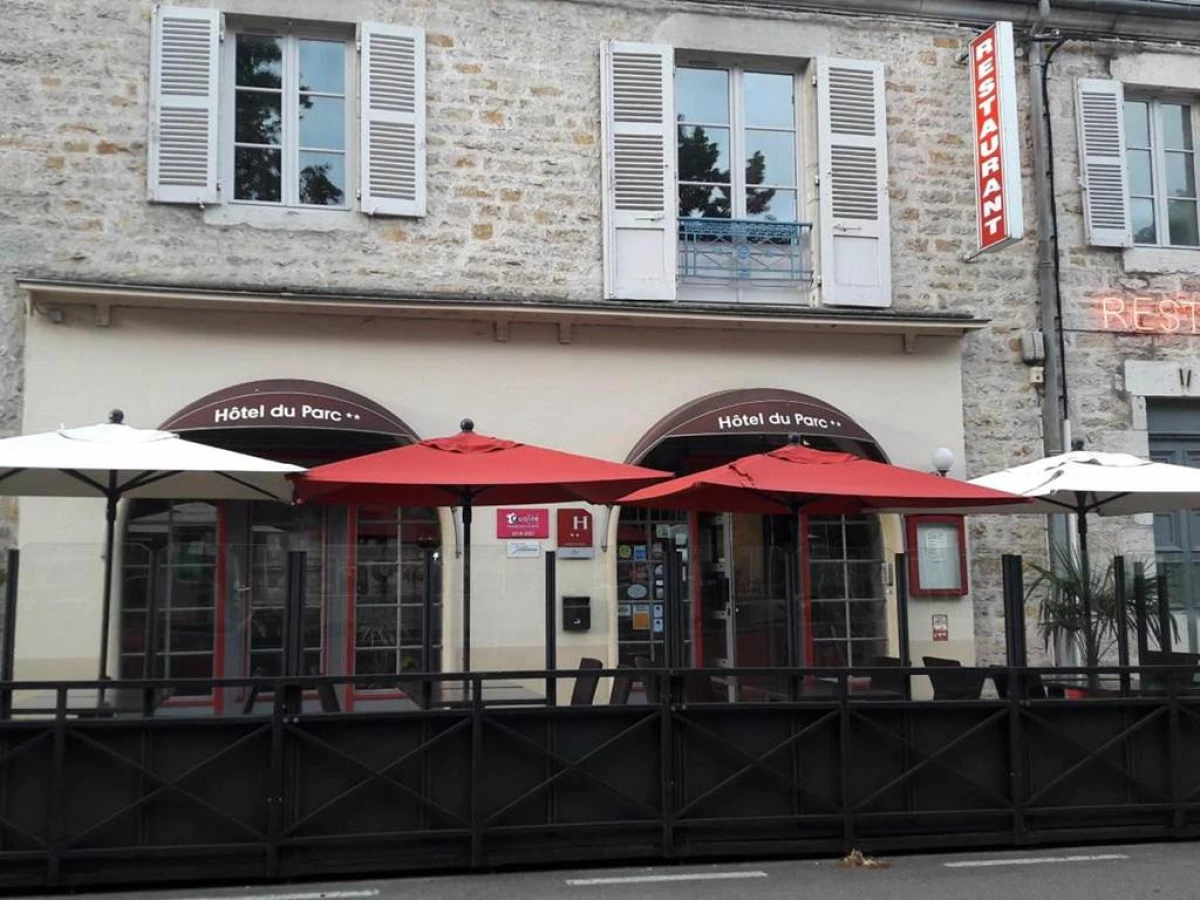 Logis Hotel du Parc-Restaurant - Le Rouget de Lisl - Bonjour Fun